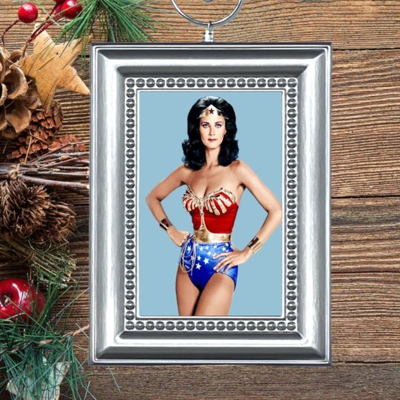 Wonder Woman Lynda Carter‎ TV Show Memorabilia Christmas Tree Ornament - Picture 1 of 3